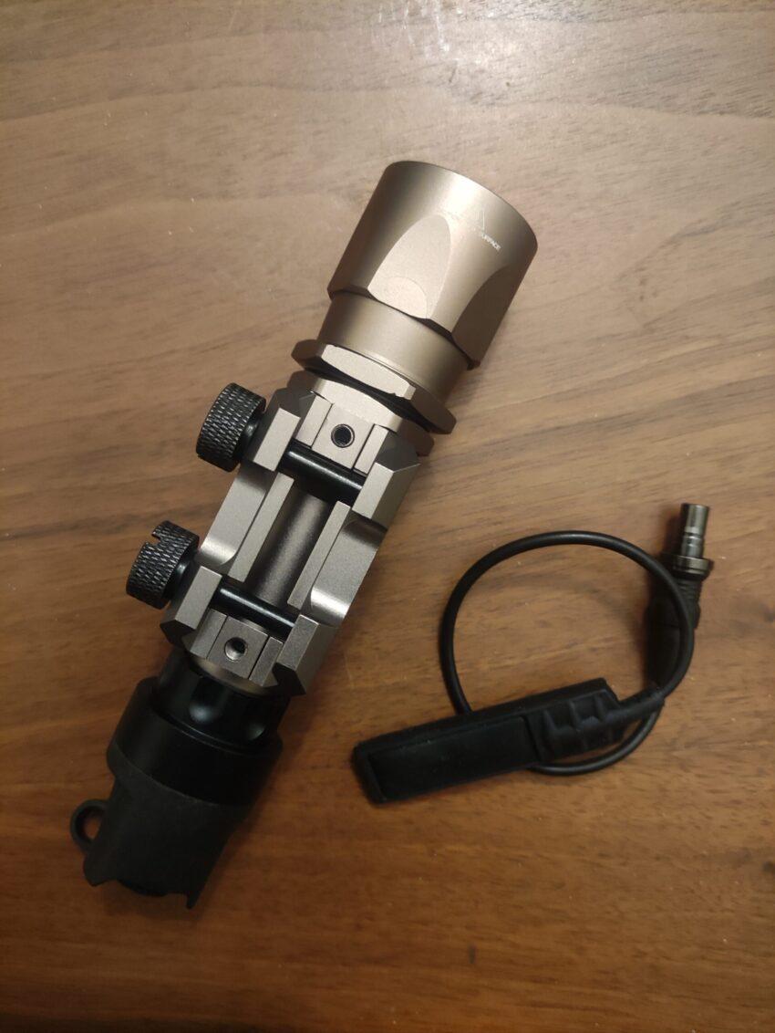 Surefire Clone M4 M16 Weapon Flashlight 600 Lumes Bright Light Picatinny Rail Mount Pressure Switch - Image 4