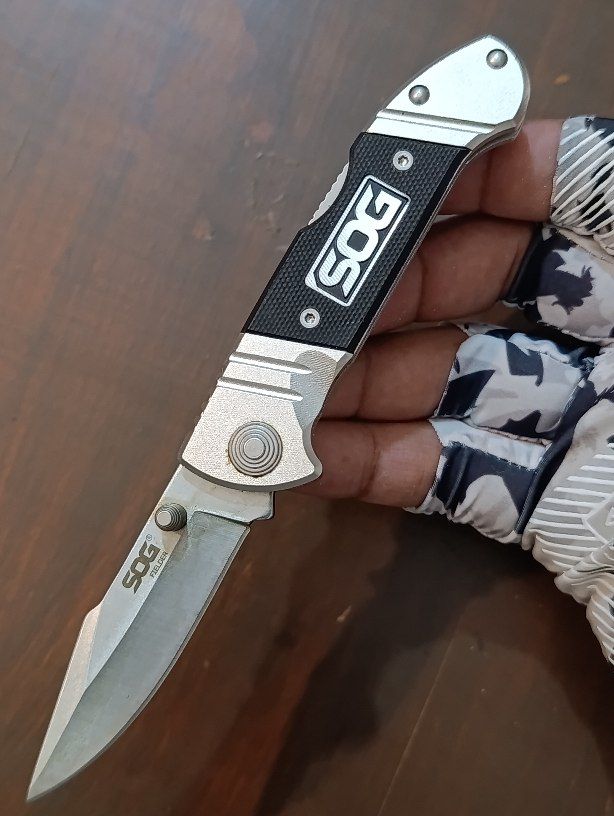 SOG Compact EDC Knife - Image 4