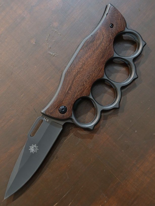 Knuckle Knife Wooden Grip